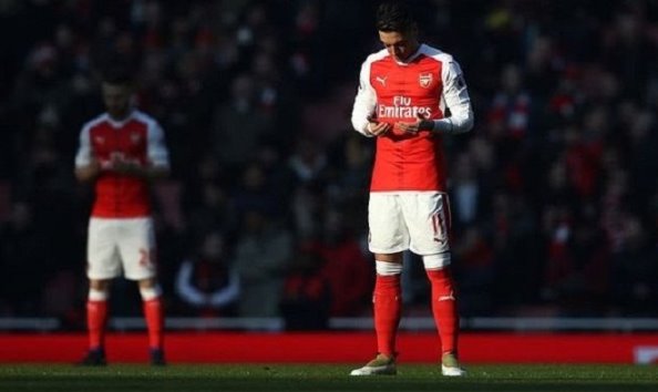 Mesut Ozil Kritik Pedas Kebijakan China Terhadap Muslim Uighur