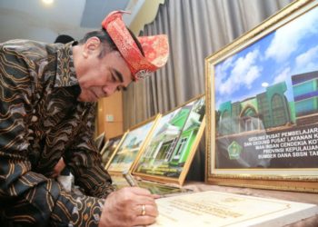 Menag Resmikan KUA, Gedung MTsN dan Rumah Moderasi Beragama di Batam