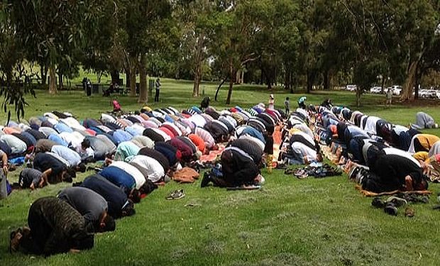 Umat Muslim Australia Gelar Doa Bersama Untuk Meminta Hujan