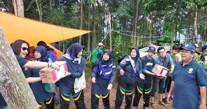 Palansari Bojonggede Serahkan Bantuan Kepada Korban Bencana Tanah Longsor