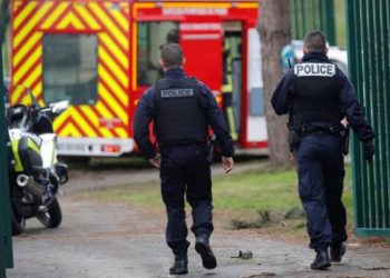 Polisi Prancis Tembak Mati Seorang Pria Setelah Penikaman di Dekat Paris