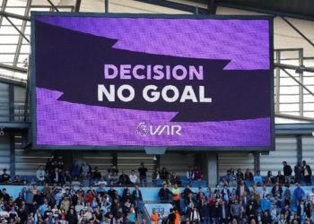 Kepala Wasit UEFA: Penggunaan VAR Tak Sesuai Harapan