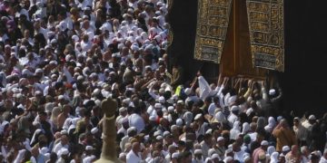 Antisipasi Corona, Arab Saudi Hentikan Sementara Izin Masuk Jemaah Umrah