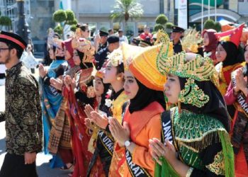 Ratusan WNI di Brunei Darussalam Berpartisipasi di Pawai Hari Kebangsaan