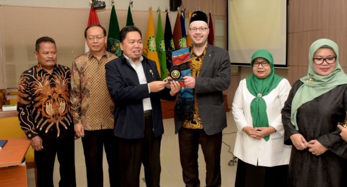 Tiga Ulama Inggris Ikut Sebarkan Wajah Islam Moderat di Jawa Barat