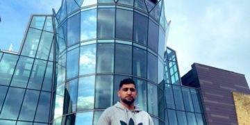 Amir Khan Relakan Gedung Mewahnya Untuk Rumah Sakit Corona