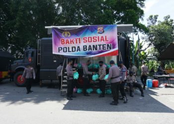 Polda Banten Bersama TNI Buka Dapur Umum Bantu Warga Terdampak Corona