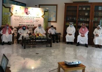 Pandemi Corona, Kedubes Saudi Bagikan 4.000 Paket Sembako dan Kurma