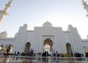 UEA Umumkan Pelaksanaan Sholat Idul Adha dari Rumah