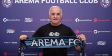 Mario Gomez Mundur dari Kursi Pelatih Arema FC