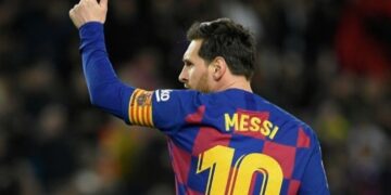 Lionel Messi Resmi Bertahan di Barcelona