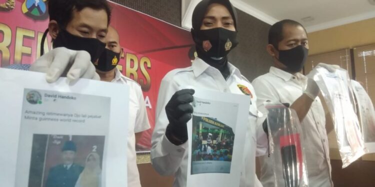 Pria di Mojokerto Sebarkan Hoax Polsek dan Pejabat Desa Sebagai Pasukan ISIS