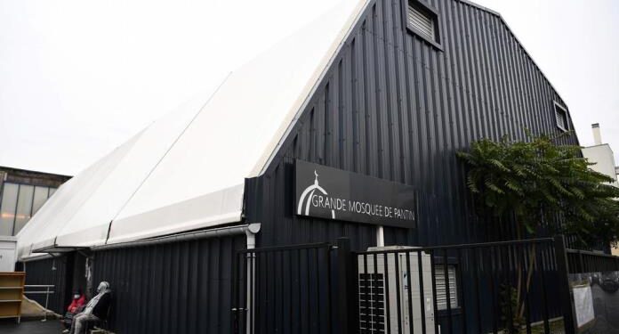 Gara-Gara Guru Dipenggal, Masjid Ditutup, Muslim Prancis Sedih