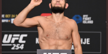 Khabib Diusulkan Jadi Pahlawan Rusia