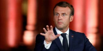 Macron: Pemimpin Muslim Prancis Harus Taati ‘Piagam Nilai-Nilai Republik’ Dalam 15 Hari