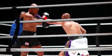Duel Mike Tyson vs Roy Jones Jr Draw