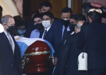 Pemakaman Maradona Mengharu Biru