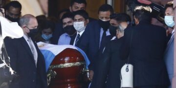 Pemakaman Maradona Mengharu Biru
