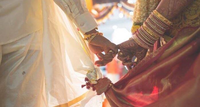 Dituduh “Love Jihad”, Polisi India Tangkapi Muslim Yang Nikahi Umat Hindu