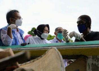 Mensos Janjikan Beasiswa Untuk Para Anak Pemulung