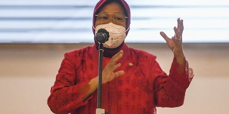 BLT Corona Tidak Boleh Dipakai Untuk Beli Rokok, Risma : Kami Akan Pantau