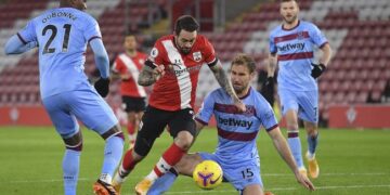 Tendangan ke Kepala Che Adams Warnai Laga Southampton  Vs West Ham