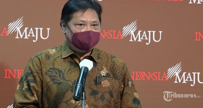 Airlangga Berharap Vaksinasi Bisa Mencapai Target  : Saat Sekarang Sekitar 179 Ribu Orang Telah Divaksinasi