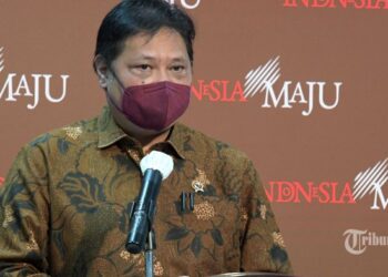 Airlangga Berharap Vaksinasi Bisa Mencapai Target  : Saat Sekarang Sekitar 179 Ribu Orang Telah Divaksinasi