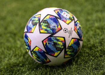 Kacau… Les Parisiens Diserang Petasan Jelang Laga Barcelona Vs PSG