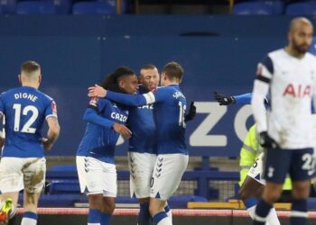 Laga Sengit Everton Vs Tottenham