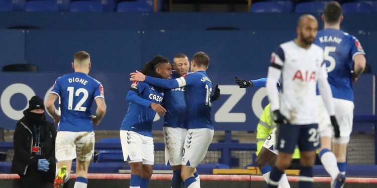 Laga Sengit Everton Vs Tottenham