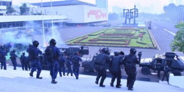 Satgultor TNI Simulasi Penangani Aksi Terorisme di Gedung DPR RI
