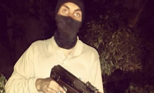Rapper Kombatan ISIS Paling Dicari Inggris Tertangkap Gara-Gara Sering Pesan Kebab