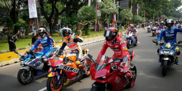 Konvoi di Jakarta, Pembalap MotoGP Sapa Antusiasme Fans di Sepanjang Jalan