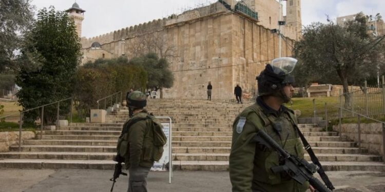 Gawat, Israel Potong Sebagian Tangga Masjid Ibrahimi di Hebron