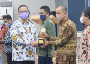 Di Puncak Anugerah MH Thamrin, Anies Baswedan Terima PWI Jaya Award