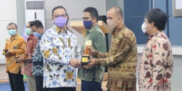 Di Puncak Anugerah MH Thamrin, Anies Baswedan Terima PWI Jaya Award