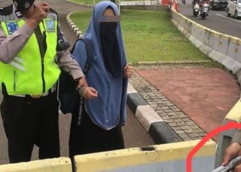 Terobos Istana Negara Sambil Bawa Pistol FN, Wanita Bercadar Ditangkap
