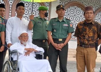 Ponpes Ngruki Gelar Upacara Hari Pahlawan, Santri Ikrar Setia NKR