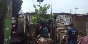 Densus 88 Geledah Rumah Terduga Teroris Bom Bandung