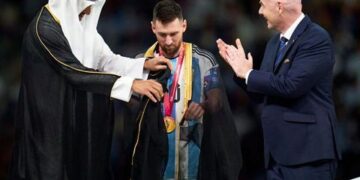 ‘Sultan’ Oman Tawar Jubah Messi Rp 15,5 M