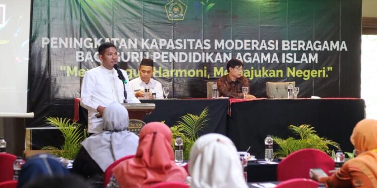 Bukan Agama yang Dimoderasi, tapi Cara Beragama