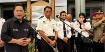 Erick Thohir Tinjau Kesiapan dan Antisipasi Puncak Arus Mudik di Stasiun Pasar Senen