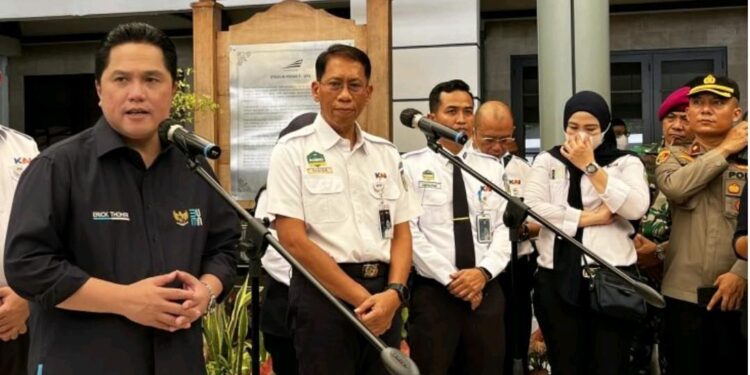 Erick Thohir Tinjau Kesiapan dan Antisipasi Puncak Arus Mudik di Stasiun Pasar Senen