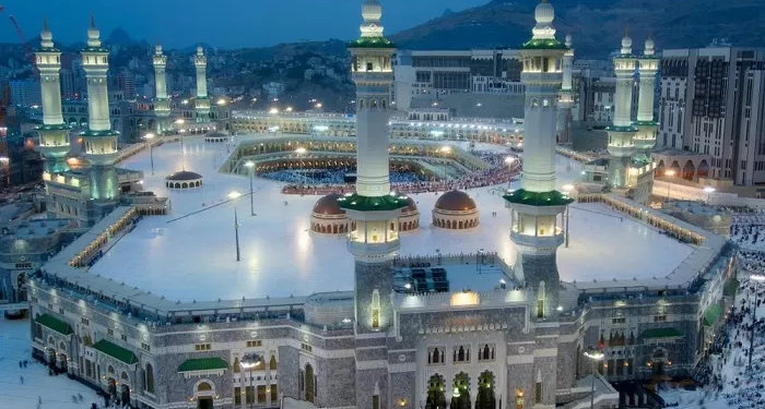 Arab Saudi Angkat 25.714 Imam dan Muadzin