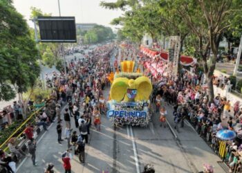 Indahnya Pesan Keberagaman Suku, Ras, dan Disabilitas pada Pawai Bunga Surabaya 2023