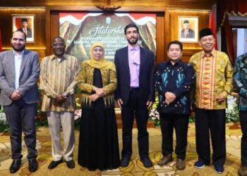 Silaturahmi Bersama Forum Rektor AICIS, Gubernur Khofifah Berpesan Jaga Harmoni dan Toleransi