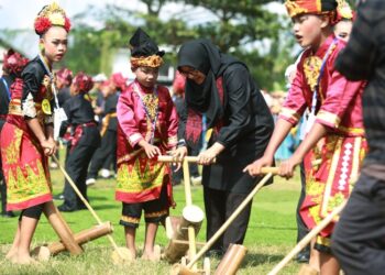 Kurangi Gadget pada Anak-anak, Pemkab Banyuwangi Gelar Festival Memengan (Permainan)