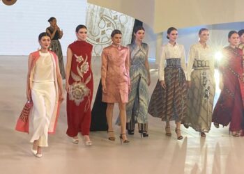 Kembang Parang: Simbolisme dalam Koleksi Batik Modern Danar Hadi