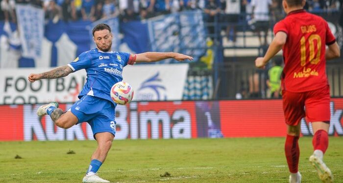 Kericuhan Pecah Usai Duel Persib vs Persija di Stadion Si Jalak Harupat